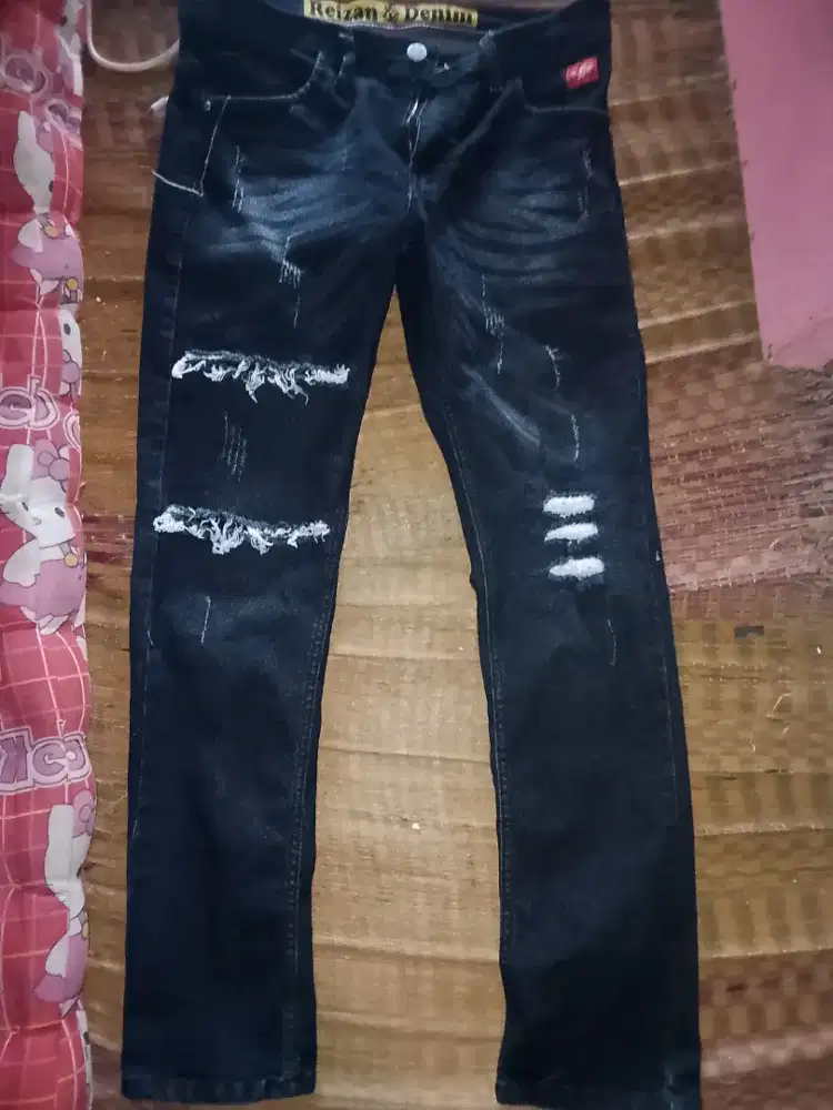 di jual persi celana robek robek bekas di pakai saya