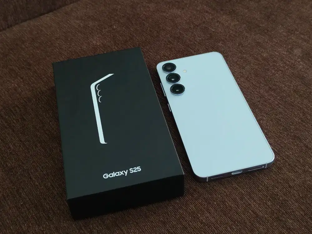 Samsung S25 12/256 Like New