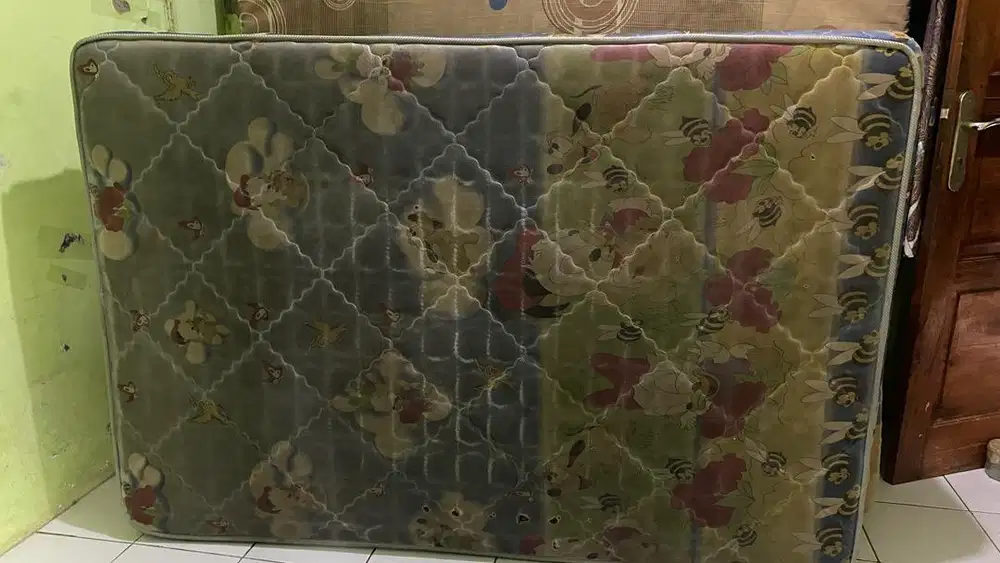 Kasur tingkat dewasa