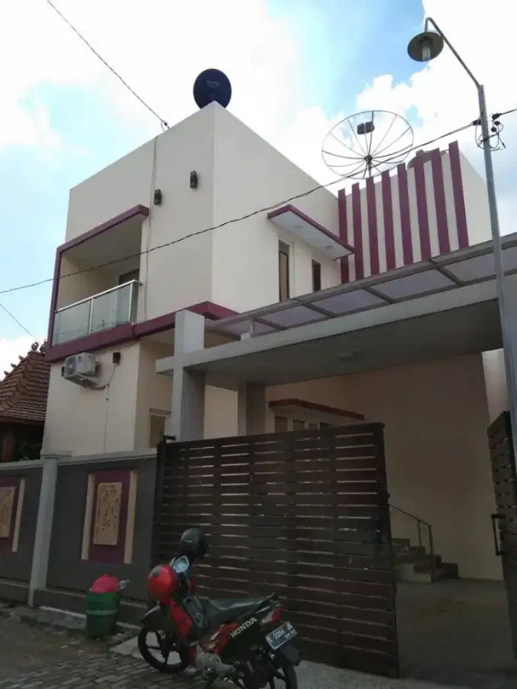 Disewakan rumah serasa villa