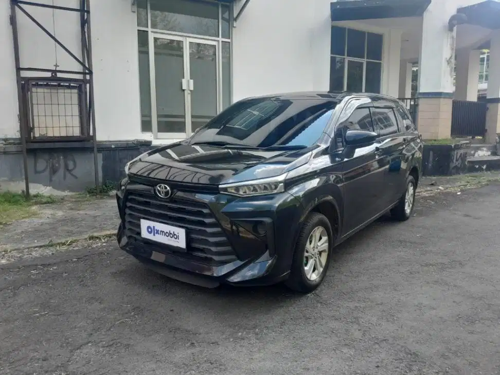 KM Rendah - Toyota Avanza 1.3 E Bensin AT 2022 Hitam
