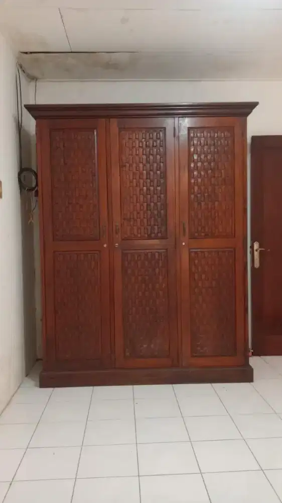 Lemari Baju Jati Asli