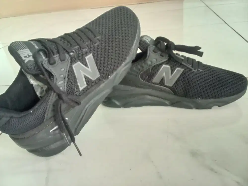 Sepatu New Balance NB X90 Black