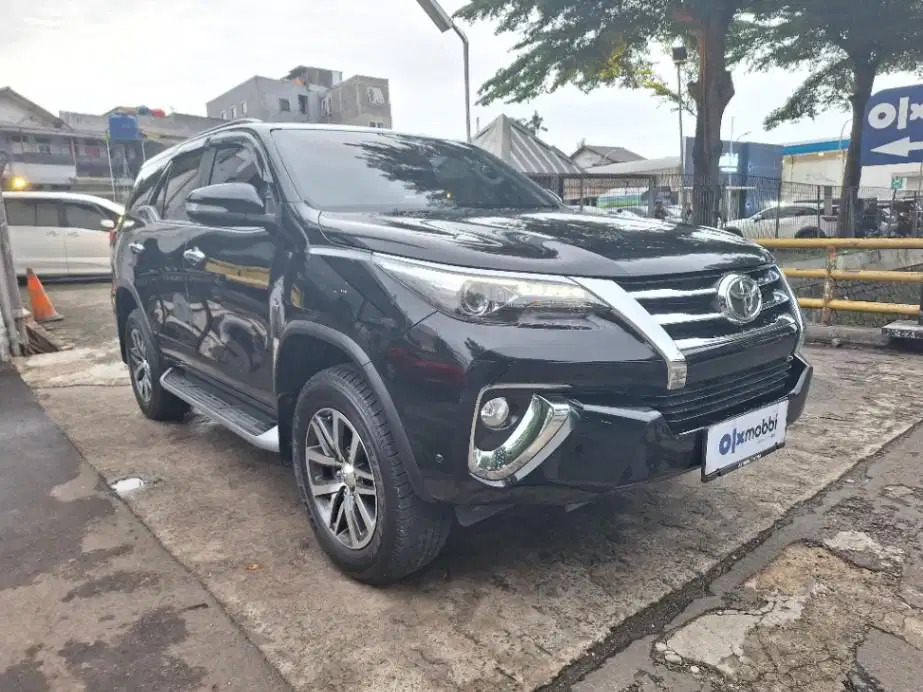 DP MURAH Toyota Fortuner 2.7 4x2 SRZ Bensin-AT 2016 Hitam CSXIB