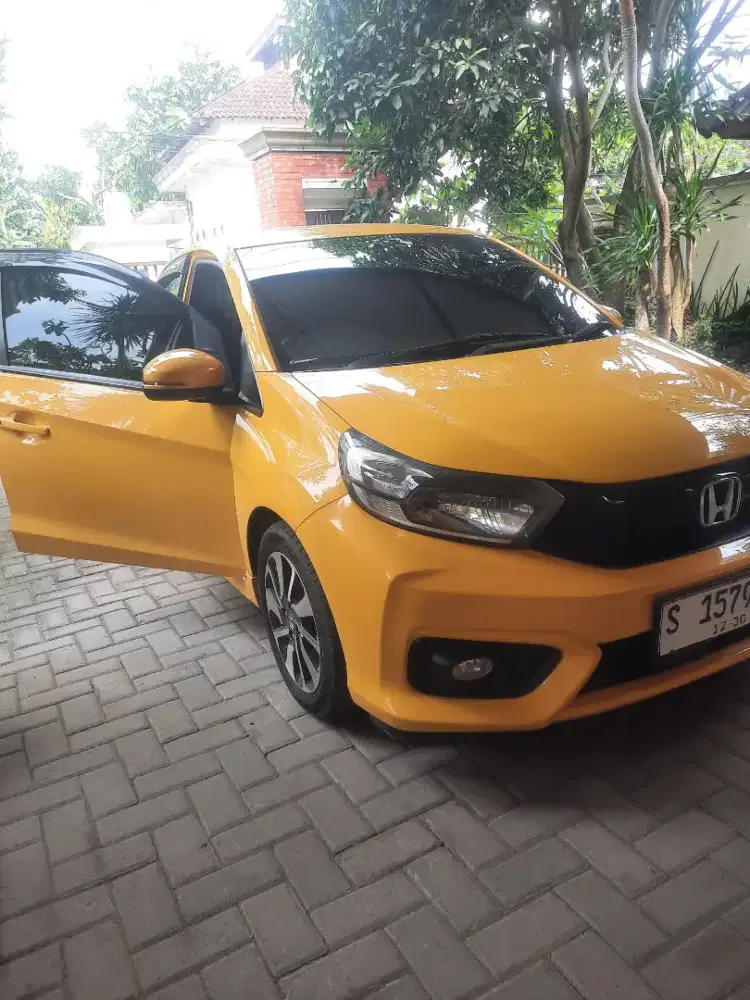 Brio RS  Matic Kuning