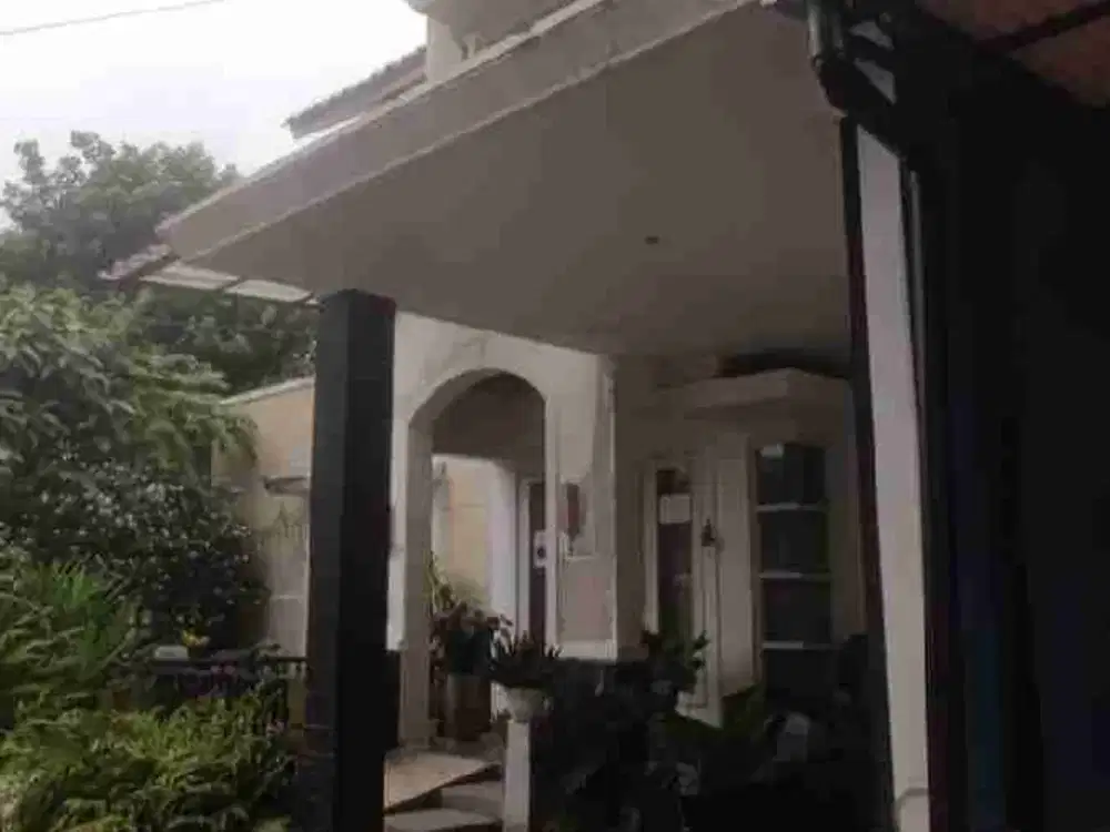 Dijual Murah Rumah Luas Dua Lantai di Cinere Depok Dekat Tol Depok Antasari