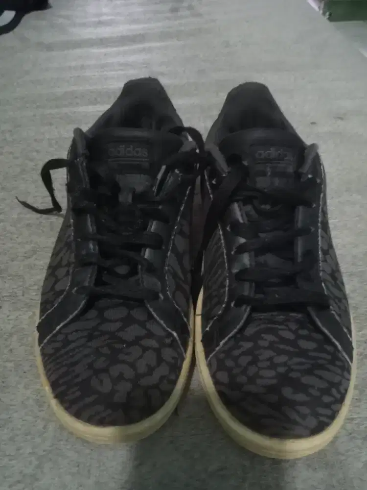 Sepatu Adidas size 39, 5 harga 175 ribu