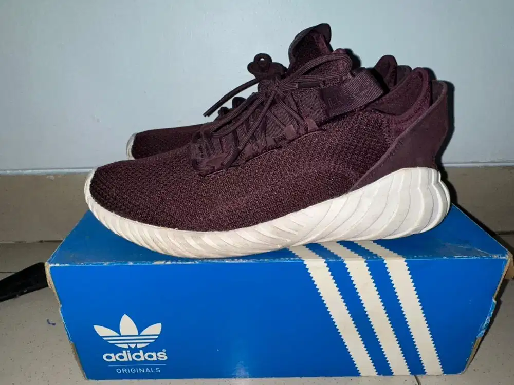 Adidas Tubular size 42