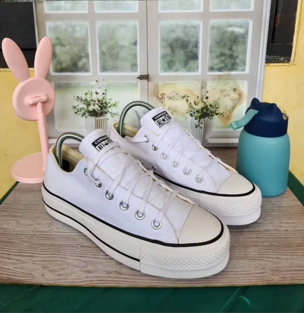 Sepatu Converse low CT LIFT White