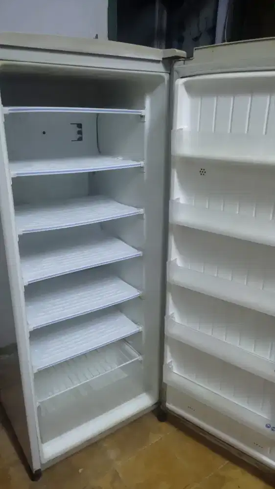 Dijual Freezer LG