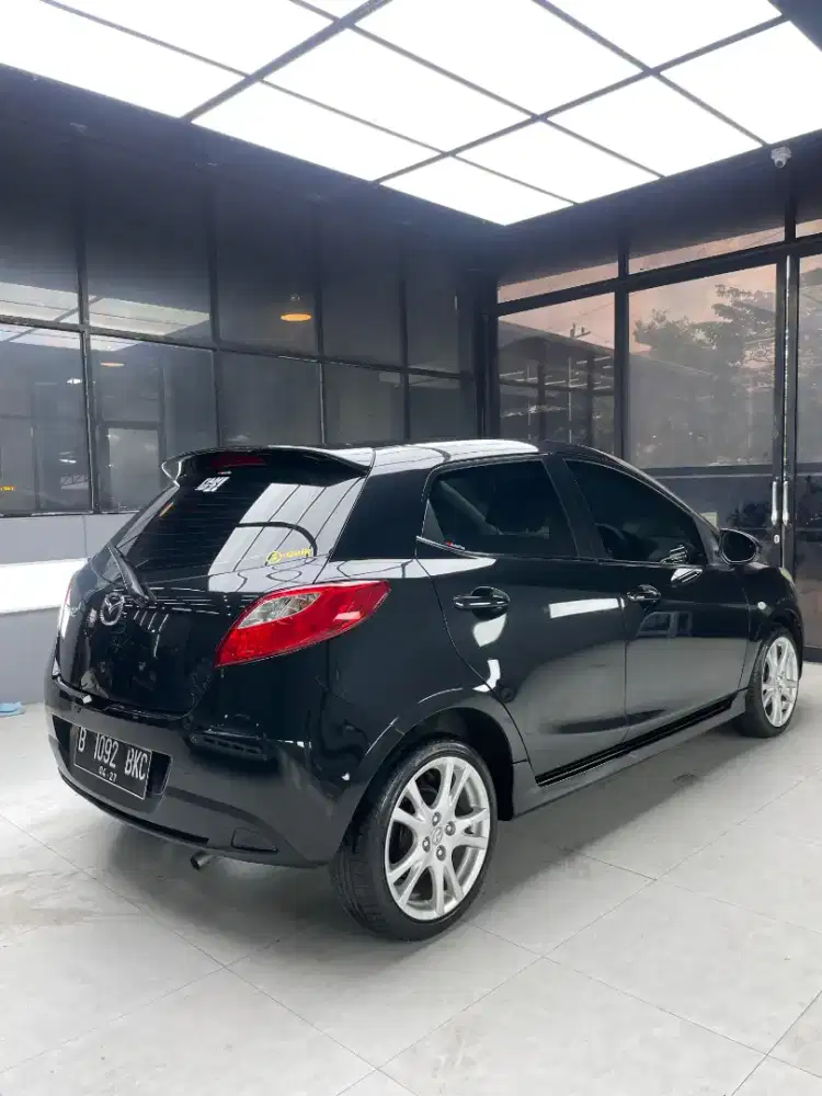 Mazda 2 R M/T th. 2010 Low KM Antik