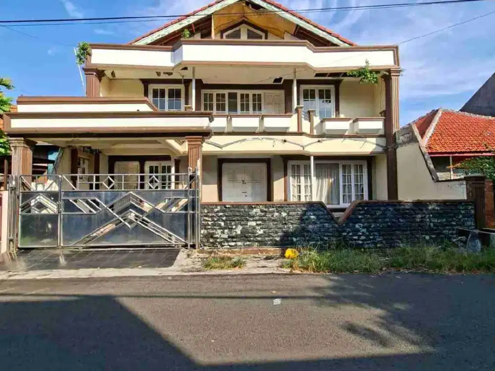Rumah besar hitung tanah di pondok kelapa Jakarta Timur