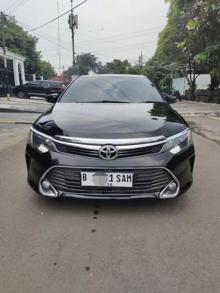 Toyota Camry V 2.5 AT 2015 facelift termurah
