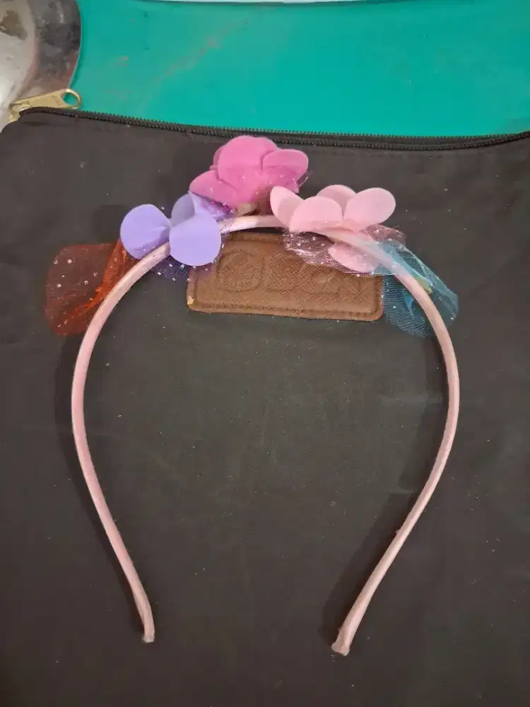 Bando anak perempuan 
Bando warna pink 
Limited edition 
Barang terawa