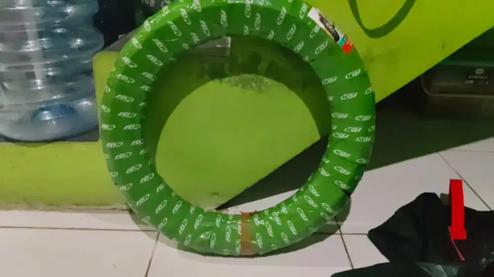 DIJUAL BAN TUBELLES MASIH BARU baca caption