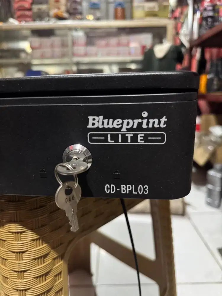 Cash drawer atau laci kasir