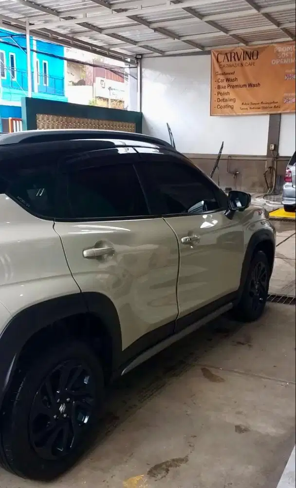 Sewa mobil harian/mingguan