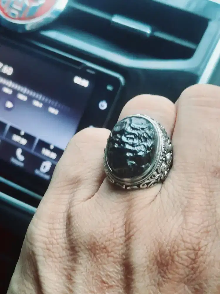 Batu cincin satam meteor