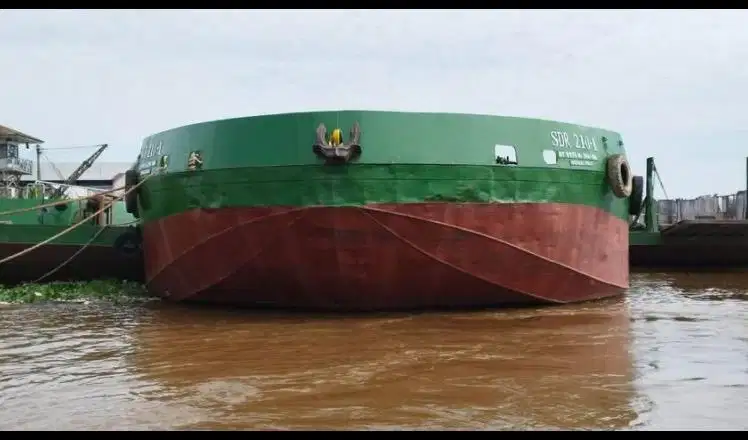 Ponton atau Tongkang 210 feet
