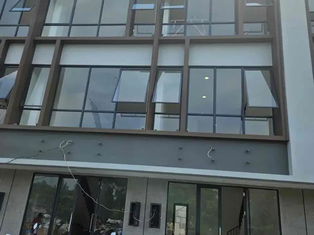 Ruko West Village Business Park 2  Hadap Jalan Raya Dekat Mall & Sekolah di BSD