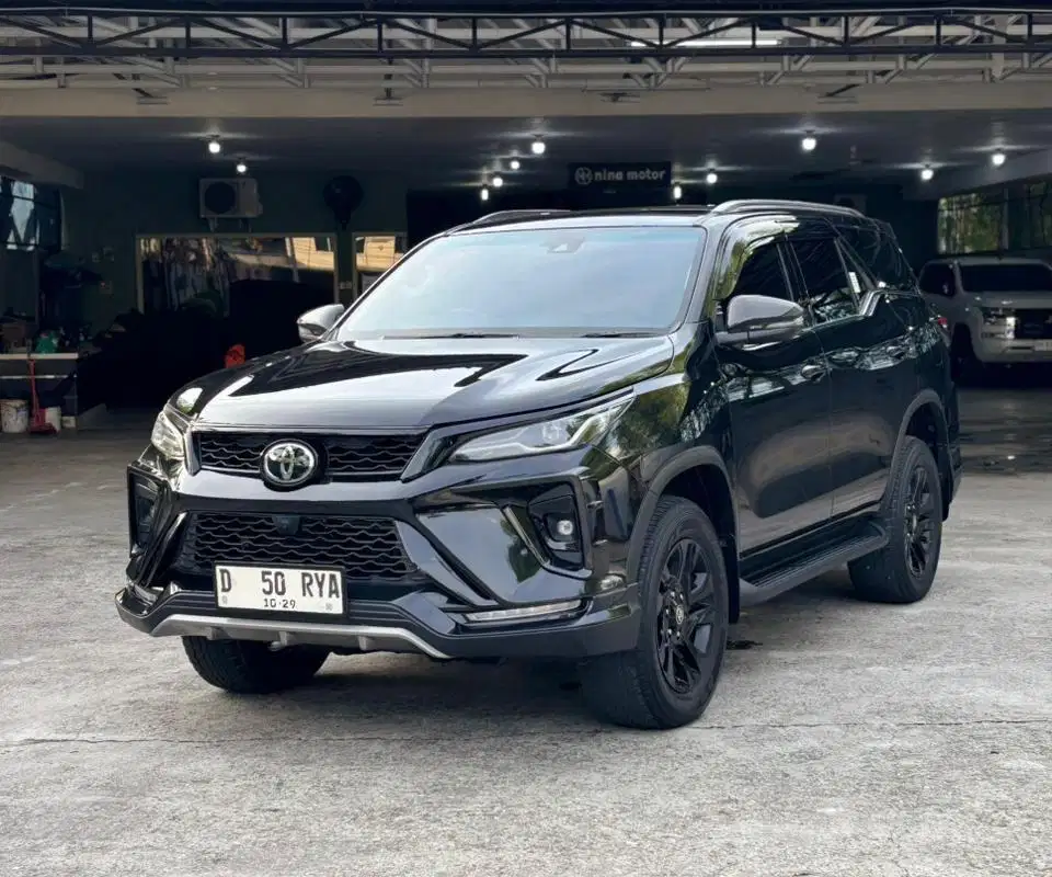 VRZ GR 2.8 TSS LEGENDER  2024 Km 19 Ribu Servis Ricord