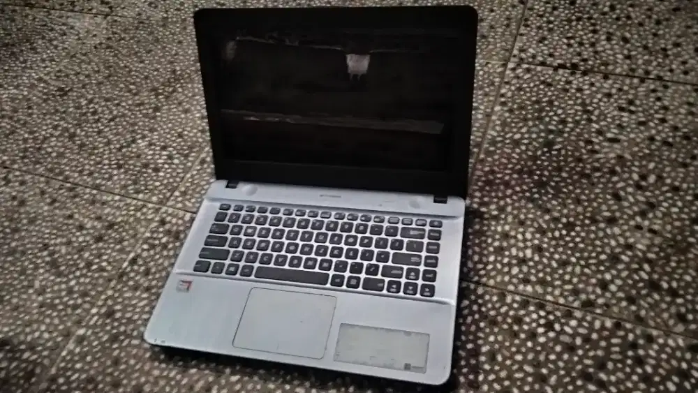 Laptop Asus  AMD9 -9425
