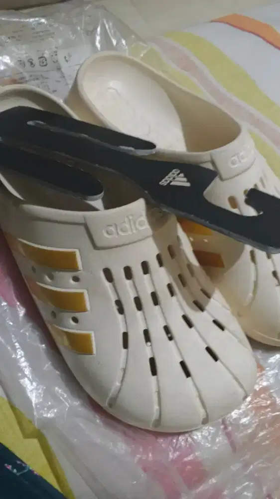 Sandal Adidas cowok adilette clogs original size 44
