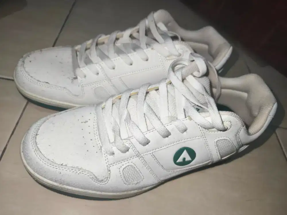 Sepatu Airwalk Putih