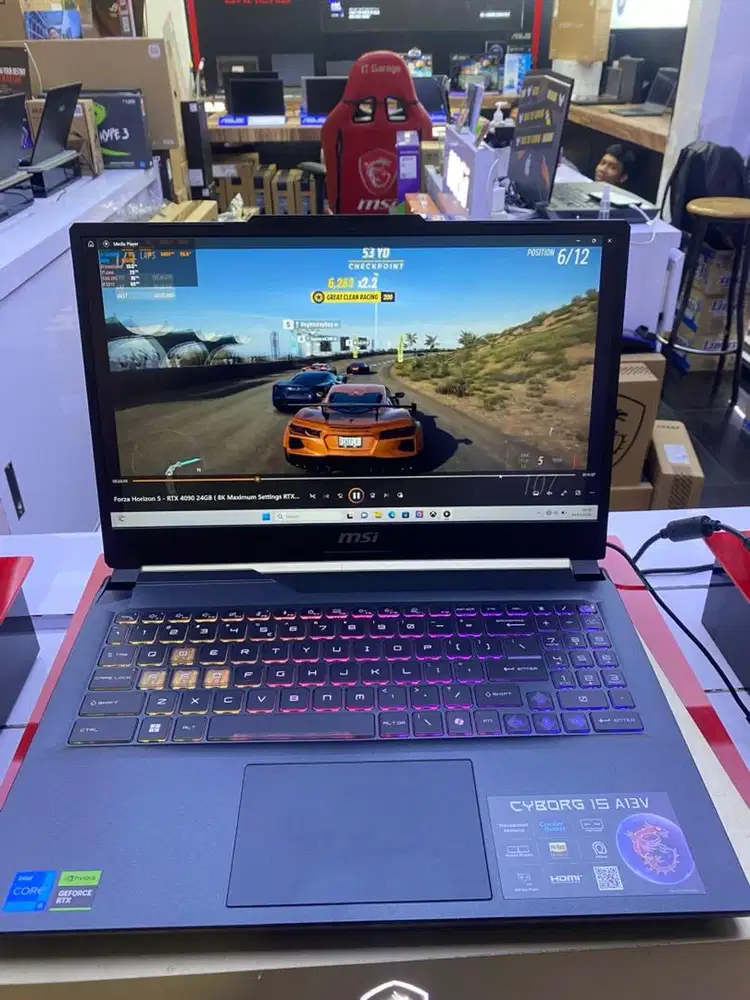 Laptop CYBORG 15 A13V, INTEL CORE i5 RAM 8/512GB