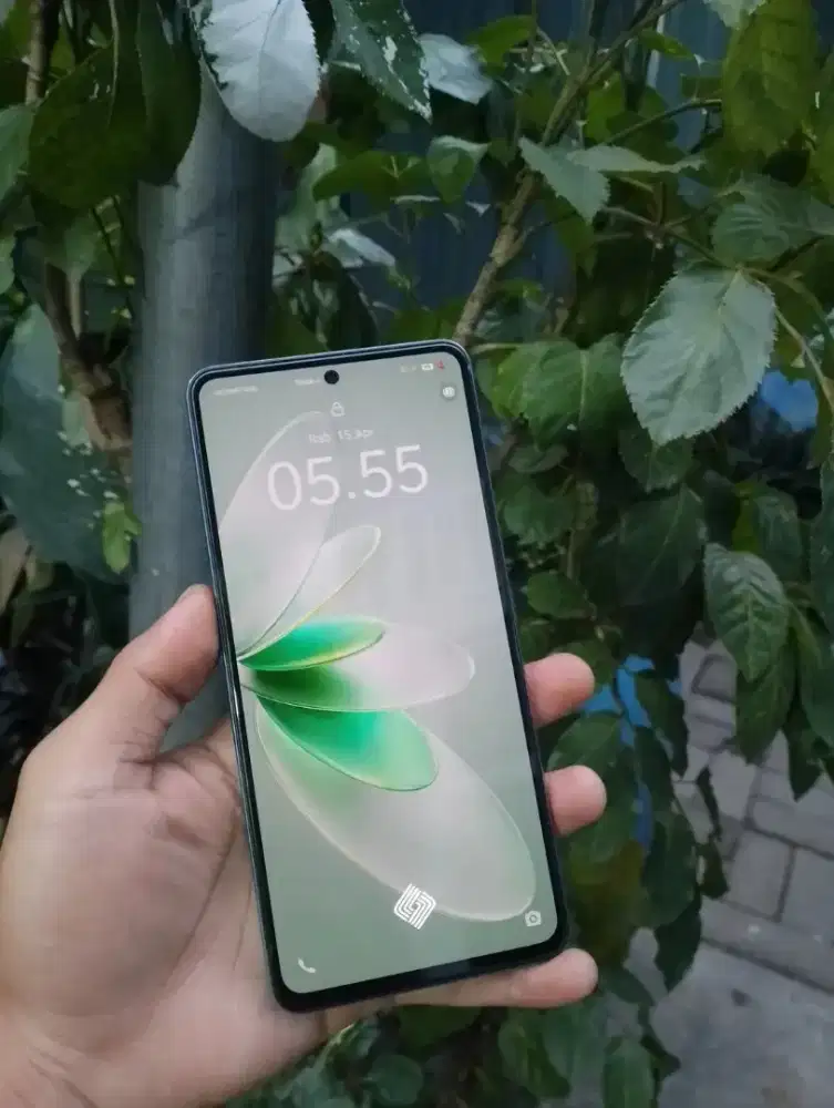 Vivo v27e ram 12+8/256 nfc