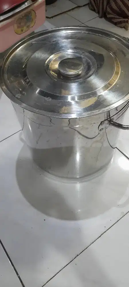 Panci stainless besar