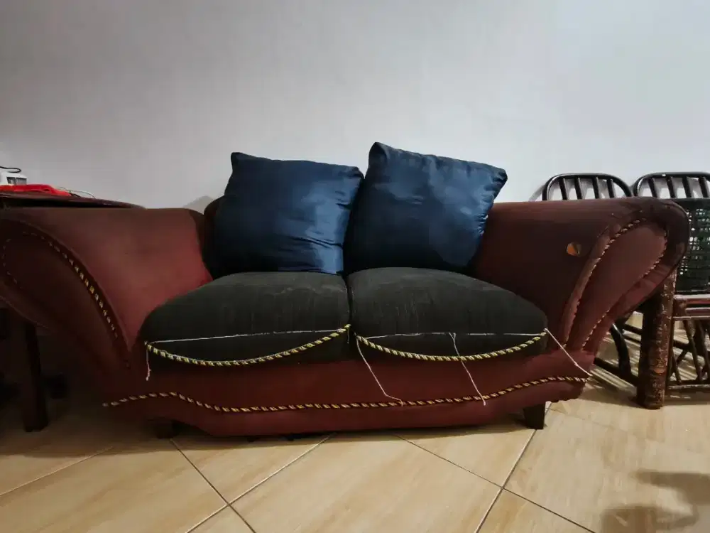 Sofa bekas warna merah
