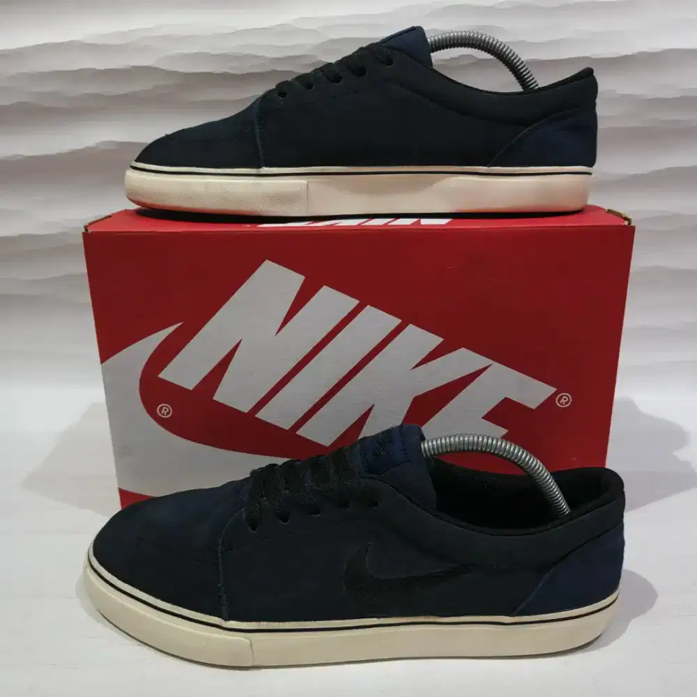 NIKE SB Satire Obsidian [size 43]