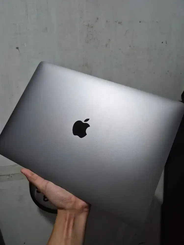 Macbook Air 2020 (M1 Chip) 13-Inch 8/256