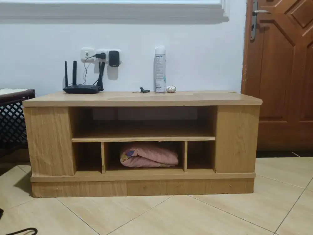 Meja kayu bekas