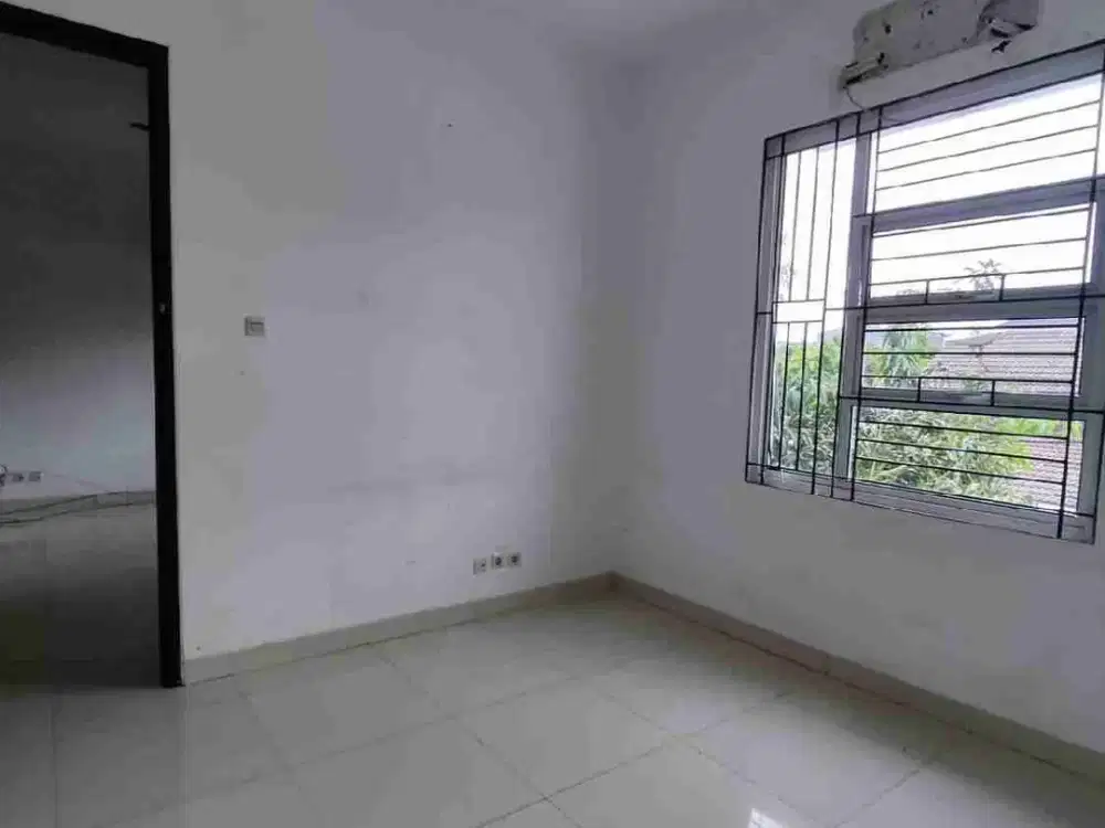 DIJUAL. CEPAT RUMAH HOEK 2 LANTAI PONDOK GADING UTAMA