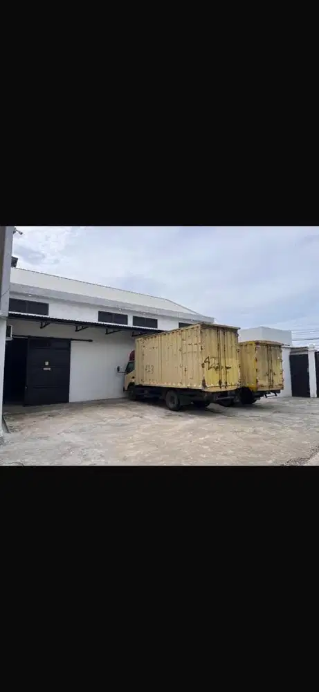 Gudang dan rumah