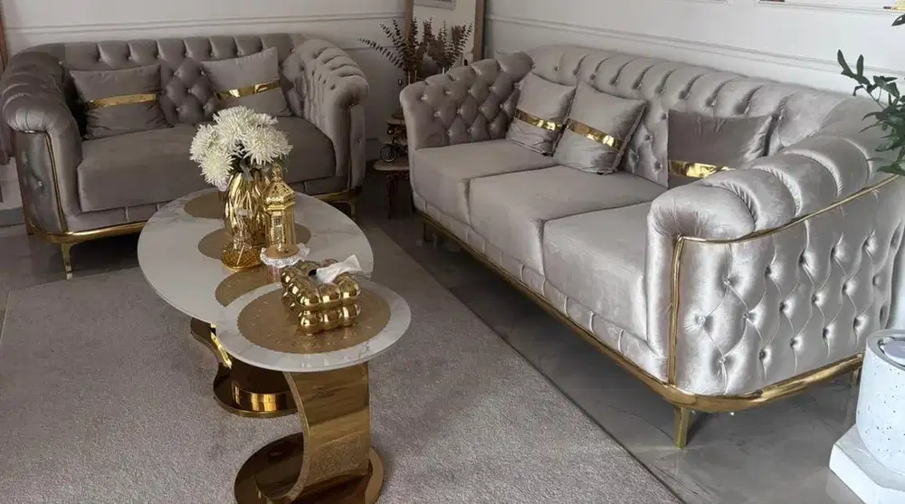 Sofa satu set dengan meja