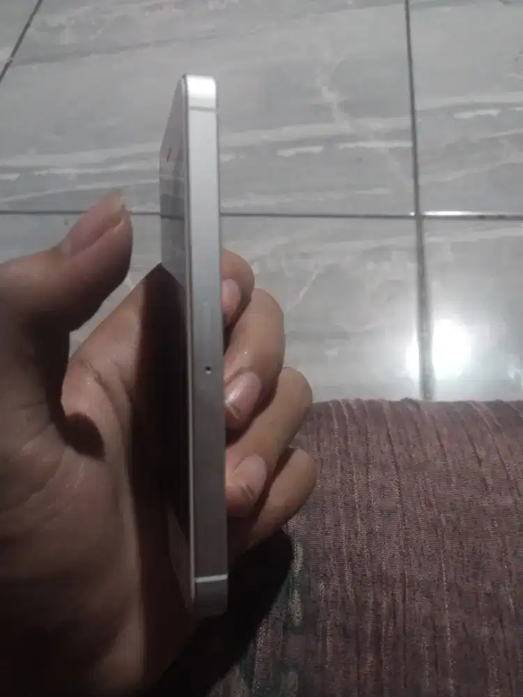 iPhone SE 2016 Second Mulus Siap Pakai