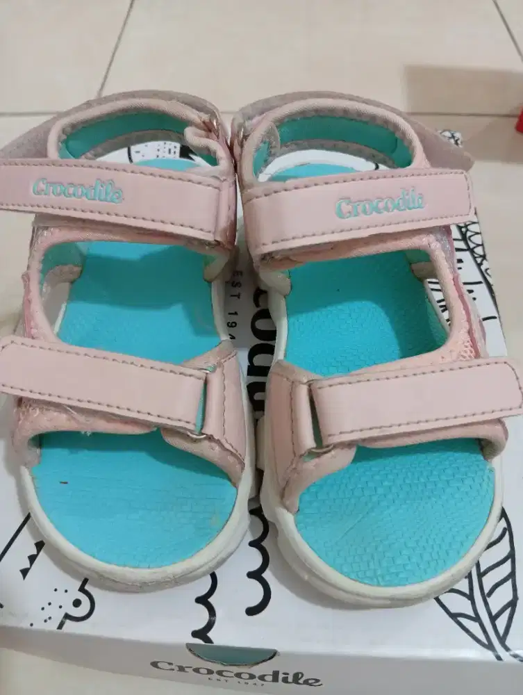 Sepatu sandal crocodile anak