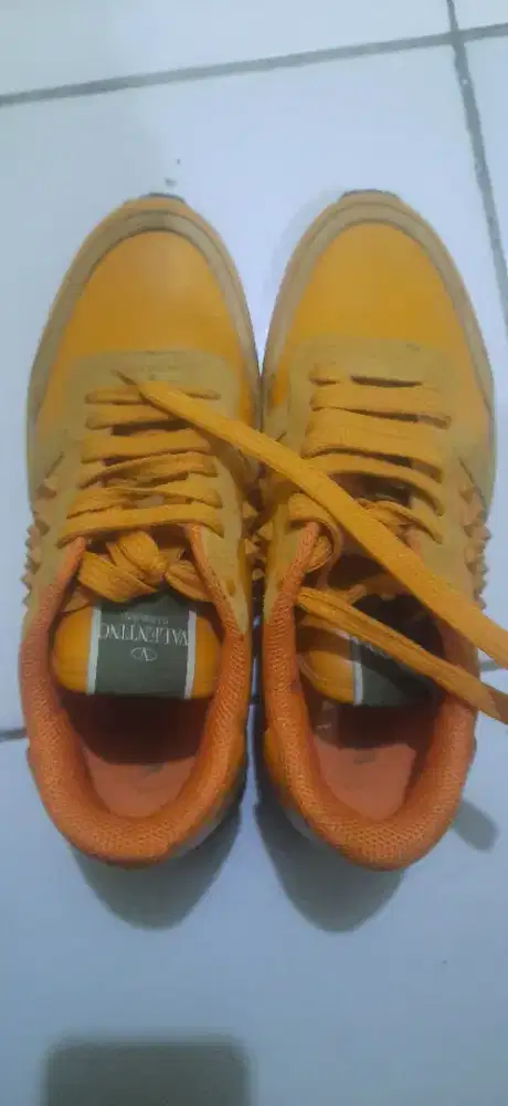 Sepatu valentino garavani