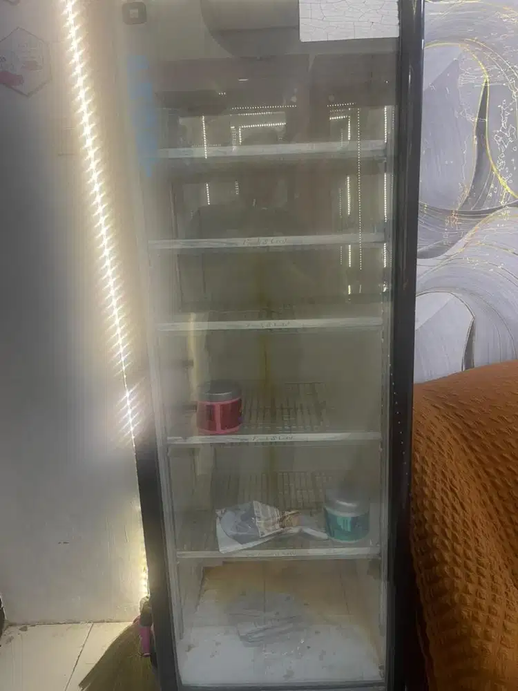 Jual cepat showcase steko