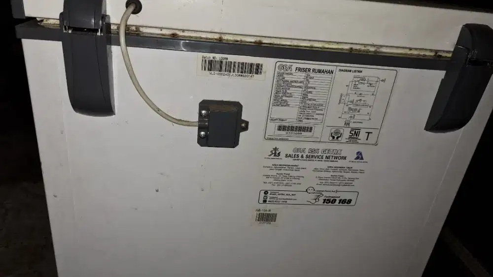 Dijual Freezer Merk GEA bekas pakai kondisi masih bagus