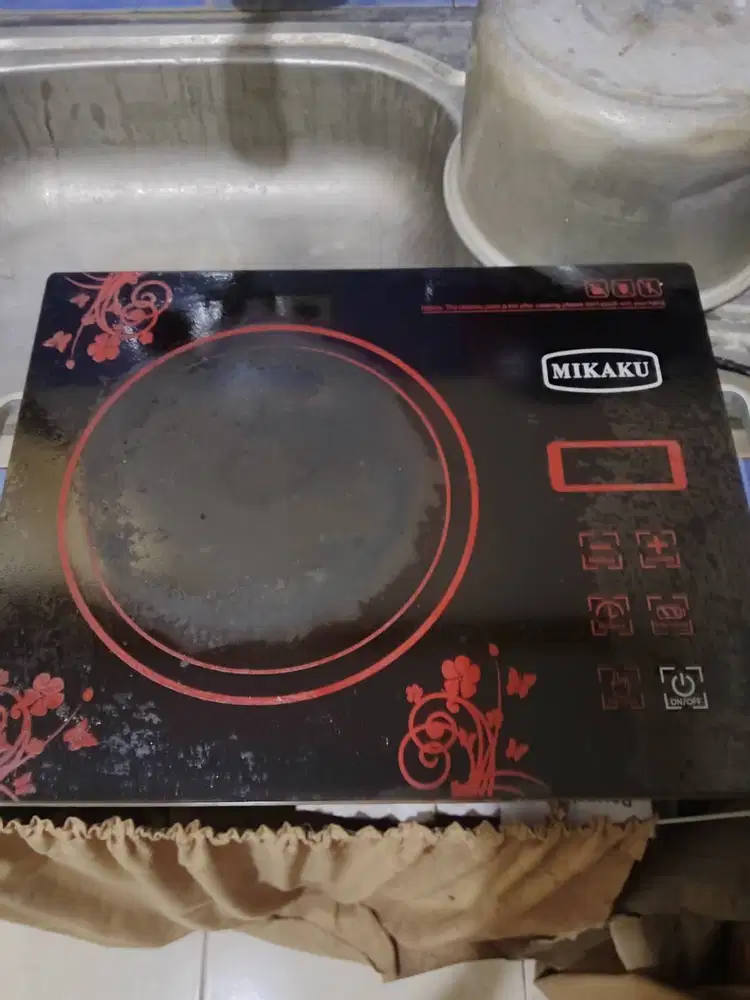 Kompor elektronik merk mikaku kondisi barang batangan (hidup/bekas)