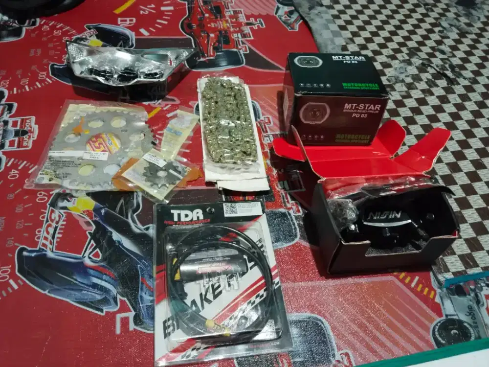 Di jual aja ring cbr + rante + remmm pruss selang rem nya +bilettt