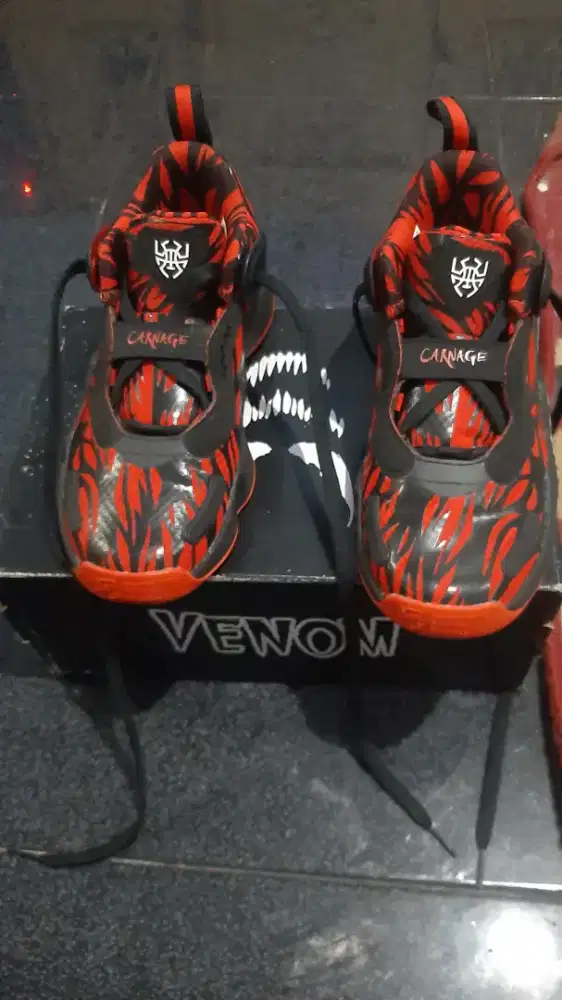 Sepatu adidas marvel venom no 38