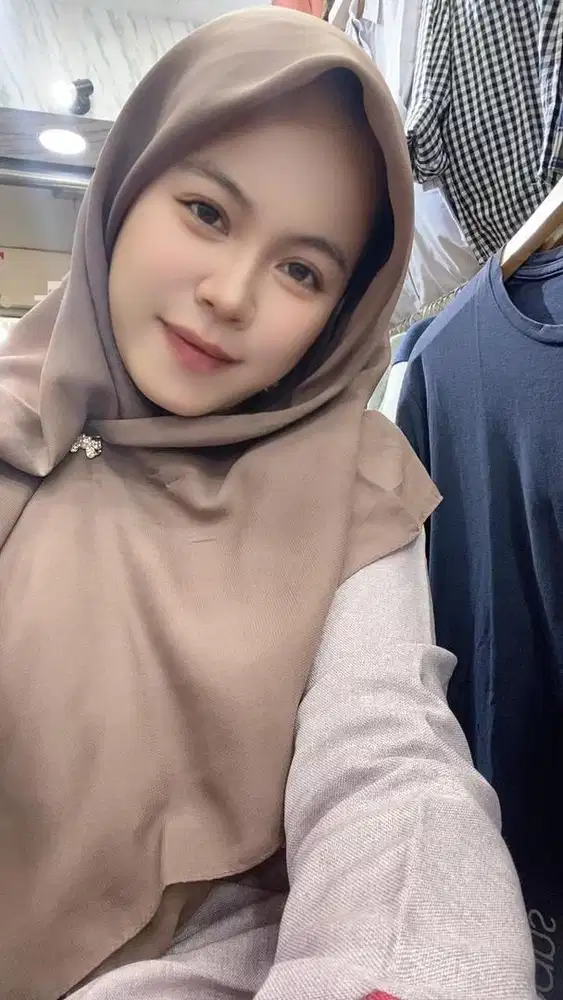 Loker spg kosmetik/parfum