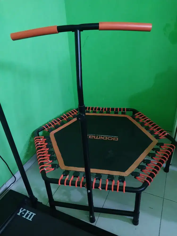 Trampoline alat olahraga bekas seperti baru