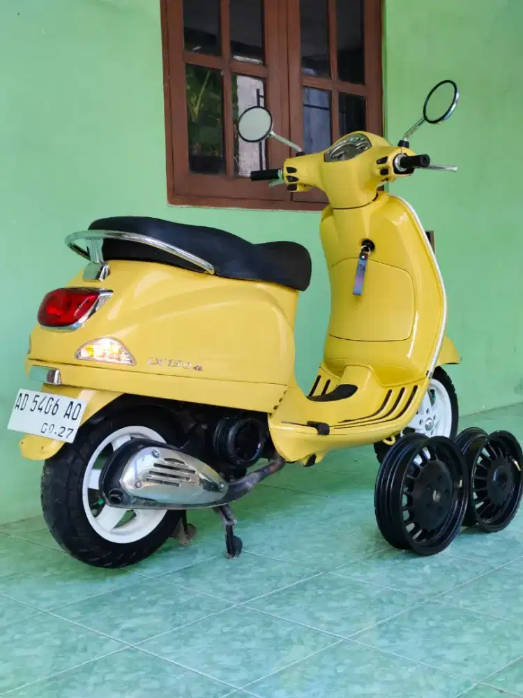 vespa lx 150 ie 2011