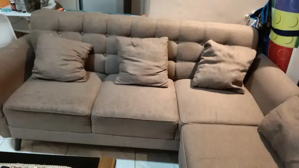 Sofa ruang tamu
